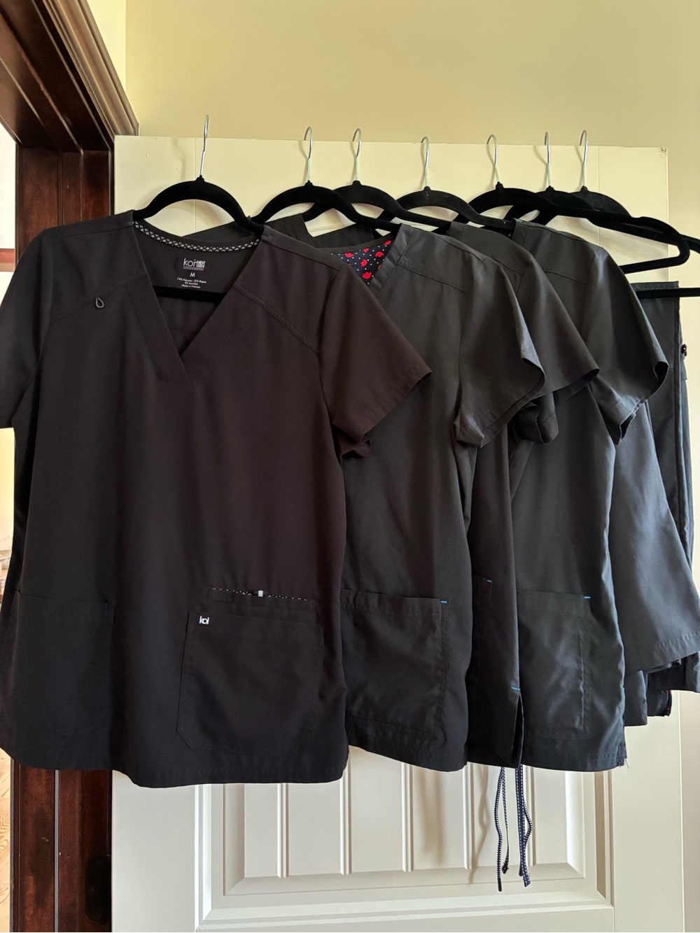 koi Black Women's Medical Scrubs. Sz M